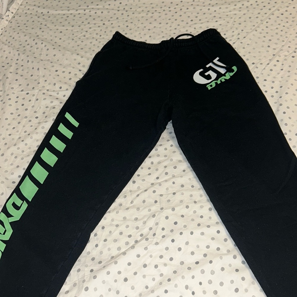 Cuffed, black, GT DYNO sweatpants
